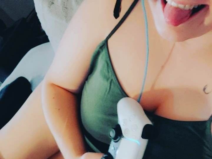 Profilbilde av TealCree1995 webkamera modell