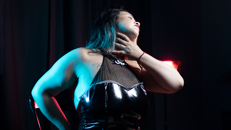 Interprète TianaBigTits Photo 3