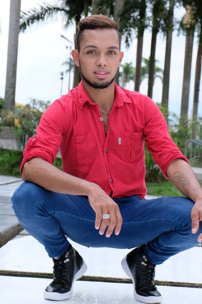 Performer ErickL Photo 9