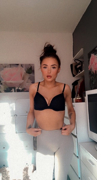 Artiest HollyLawson Foto 2