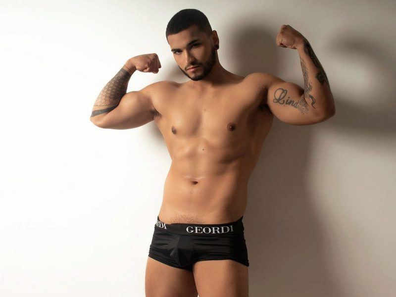 Image de profil du modèle de webcam Chrisharrys