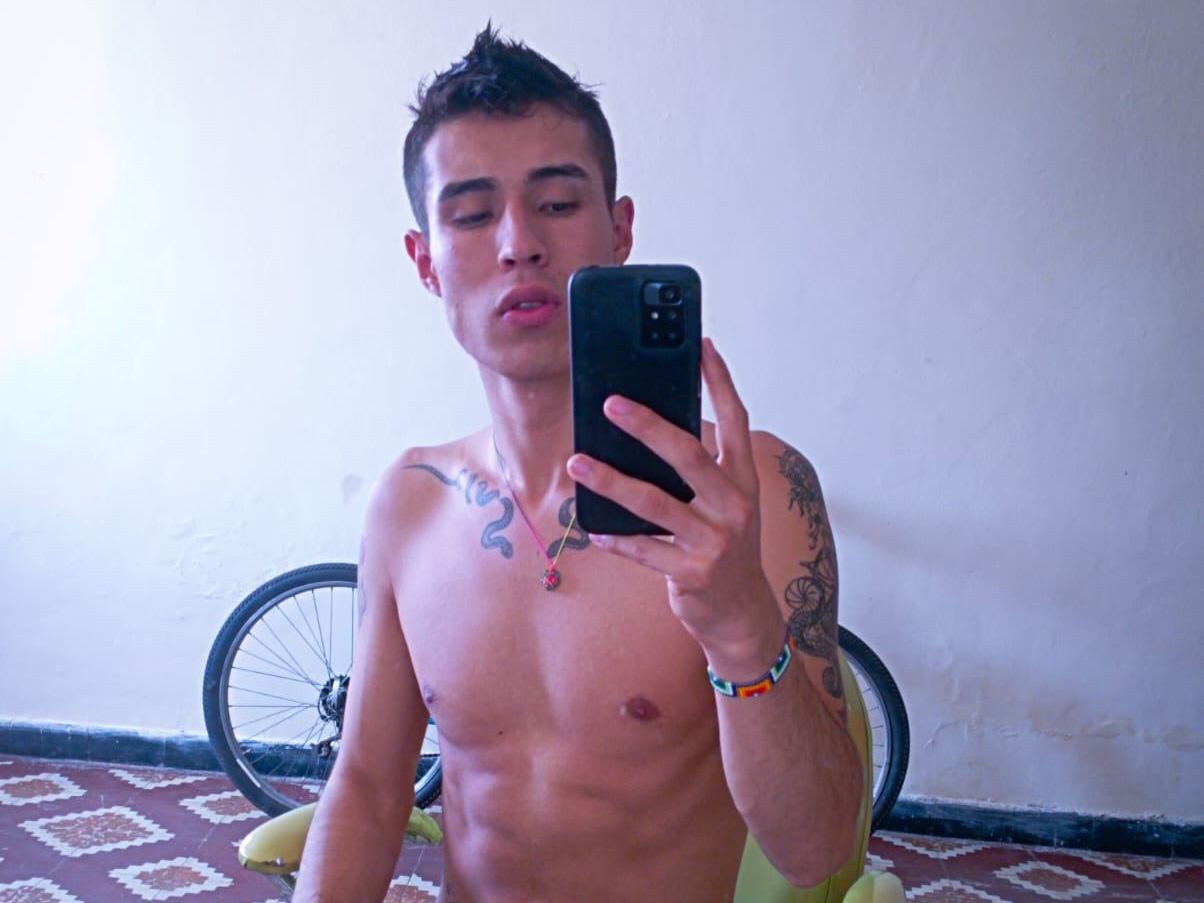 Foto de perfil de modelo de webcam de adrianking20