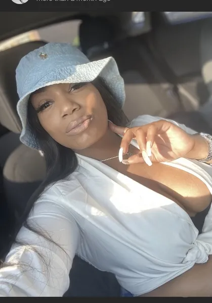 Performer Cherryredhot Photo 3