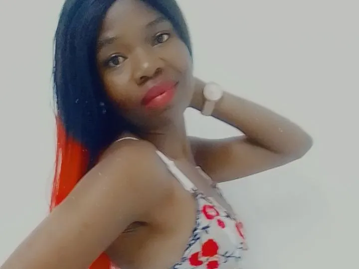 Image de profil du modèle de webcam xADDICTION32