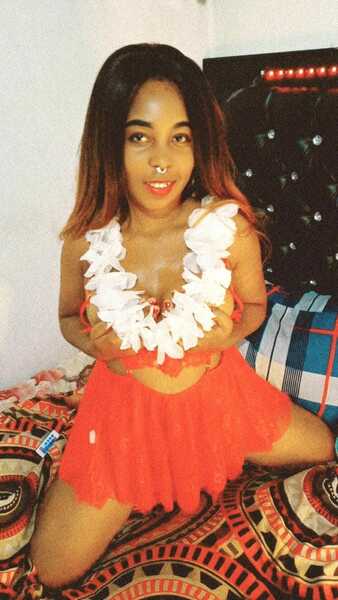 Performer HotWetPuzzy4u Photo 3