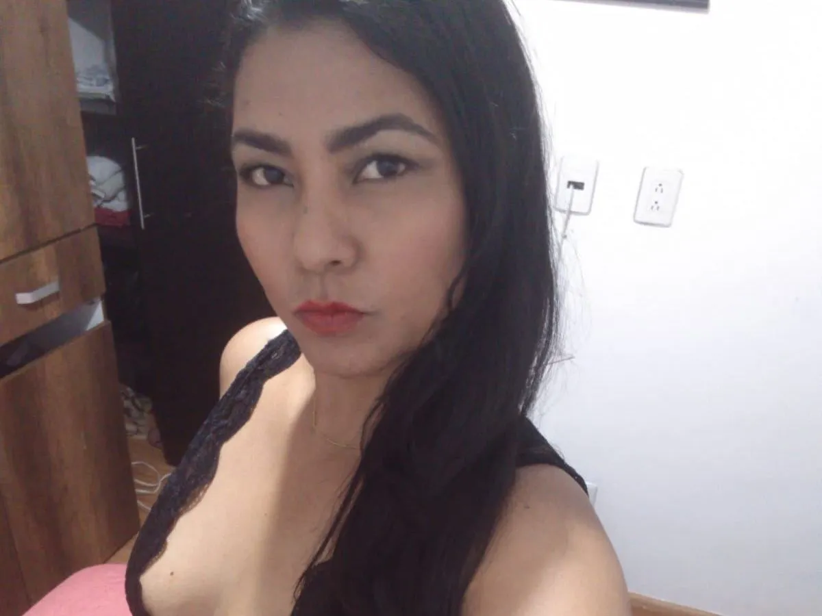 Foto de perfil de modelo de webcam de bellaarosse