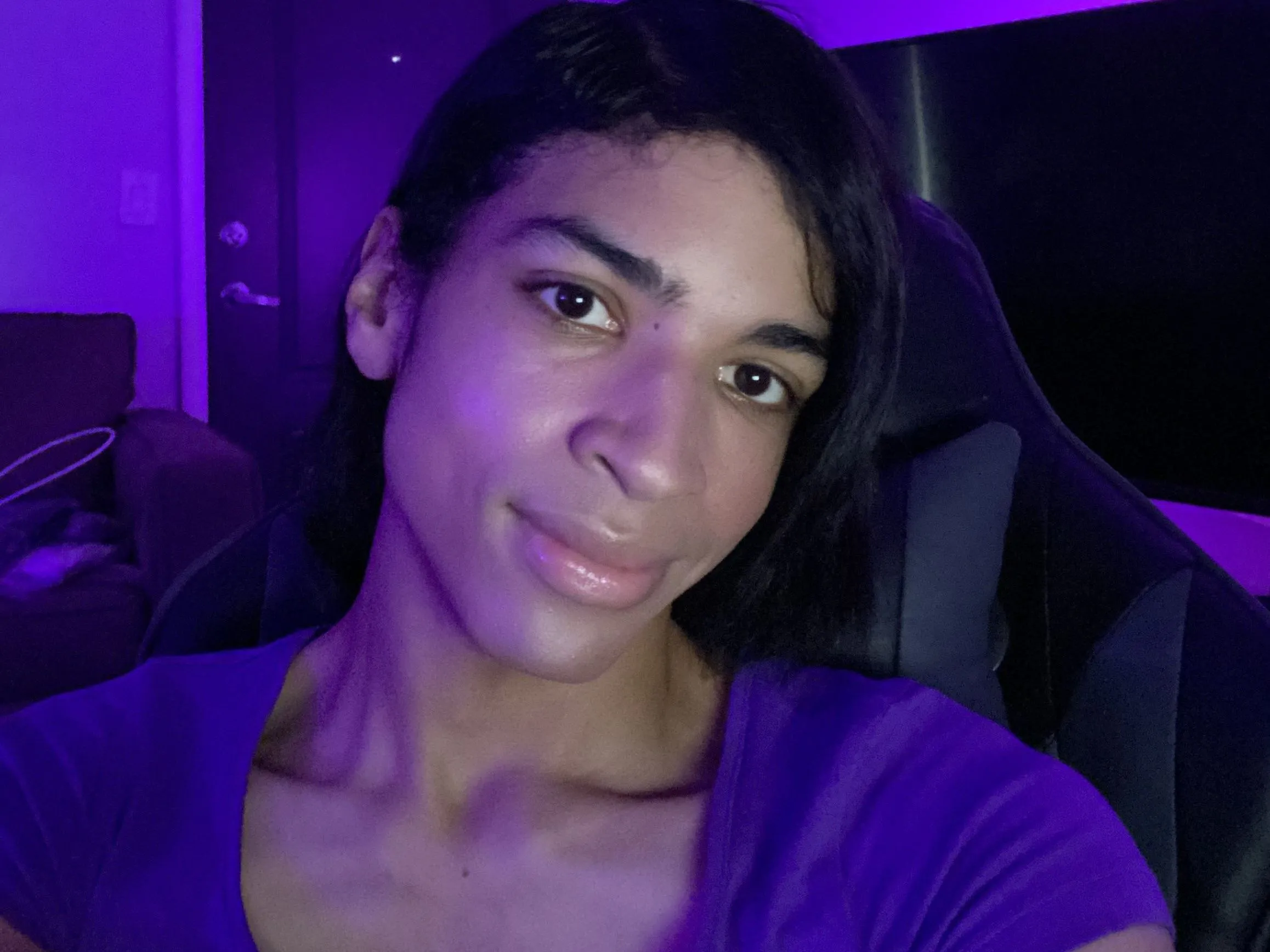 MommyNessie profilbild på webbkameramodell