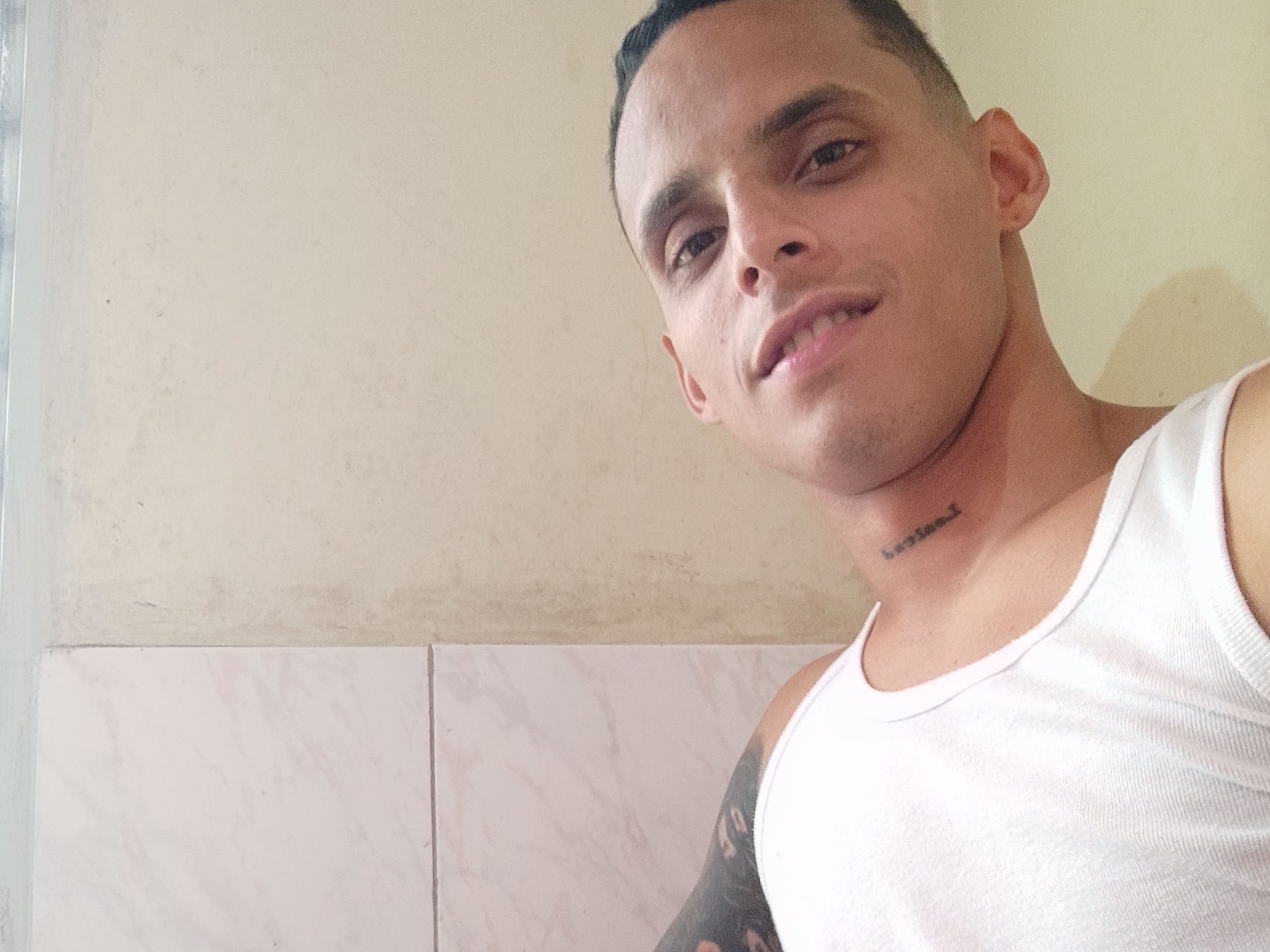 Foto de perfil de modelo de webcam de camiilo18 