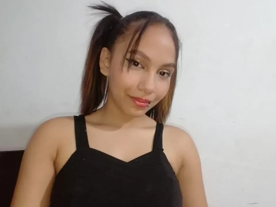 CynthiaMora profilbild på webbkameramodell