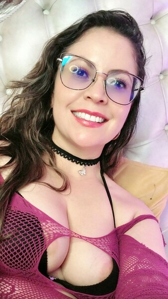 Performer SaraCrowe Photo 3