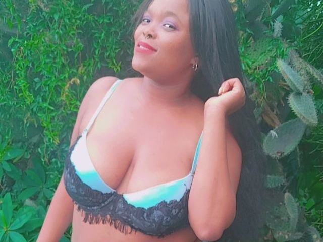 Imagen de perfil de modelo de cámara web de BustyLola27