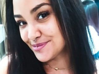 izzyevans profielfoto van cam model