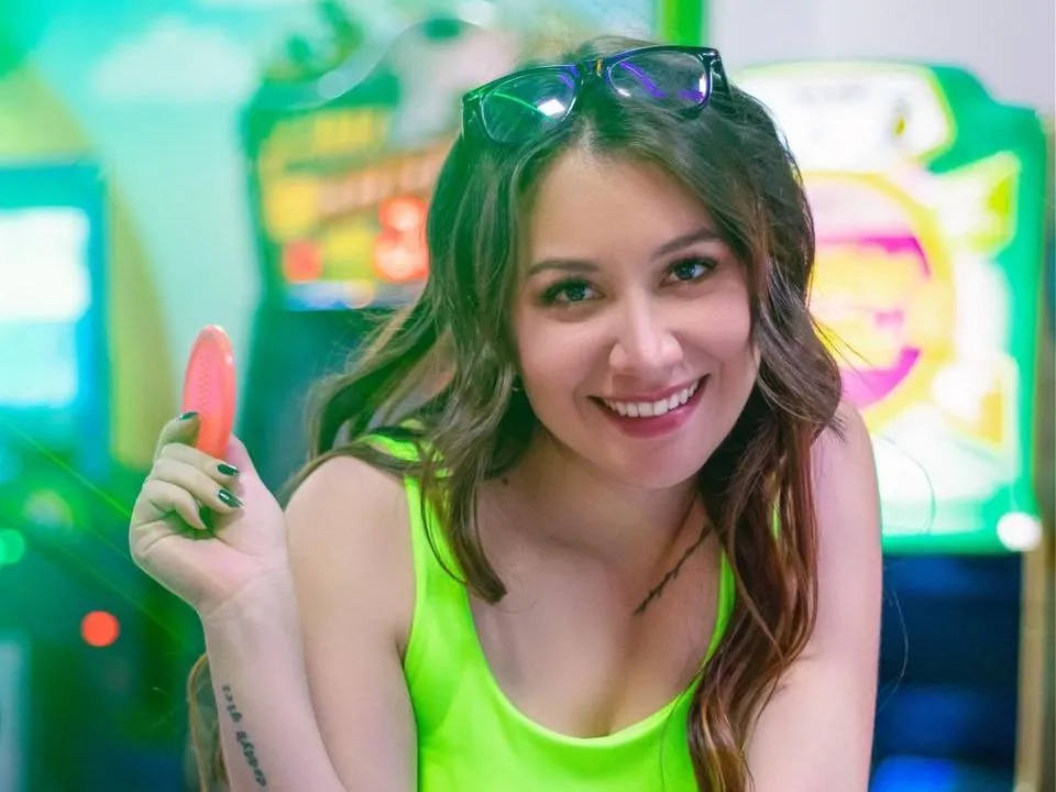EmiliLove profielfoto van cam model