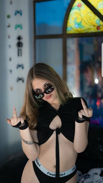 Darsteller ivyeQueen Foto 2