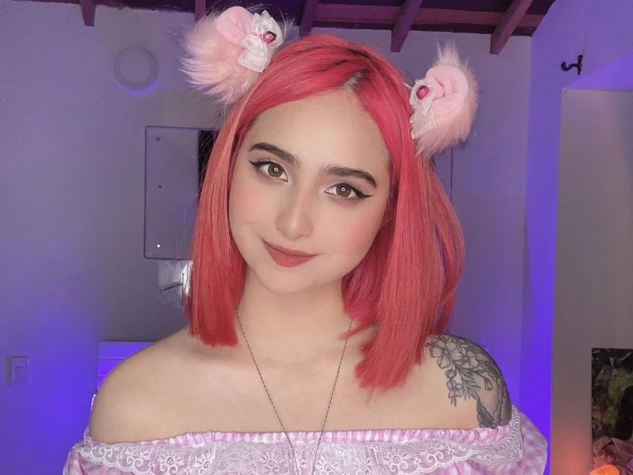 Naniiuwu immagine del profilo del modello di cam