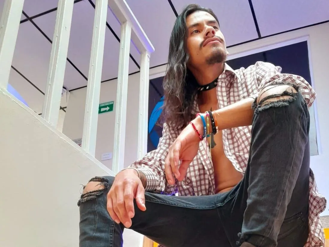 alekmilk profielfoto van cam model