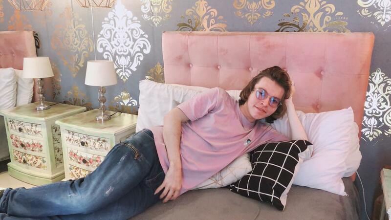 Performer Liamyesid Photo 7