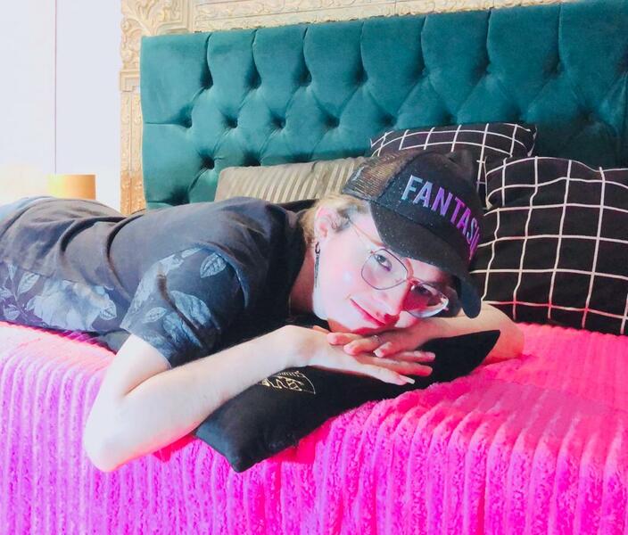 Performer Liamyesid Photo 4