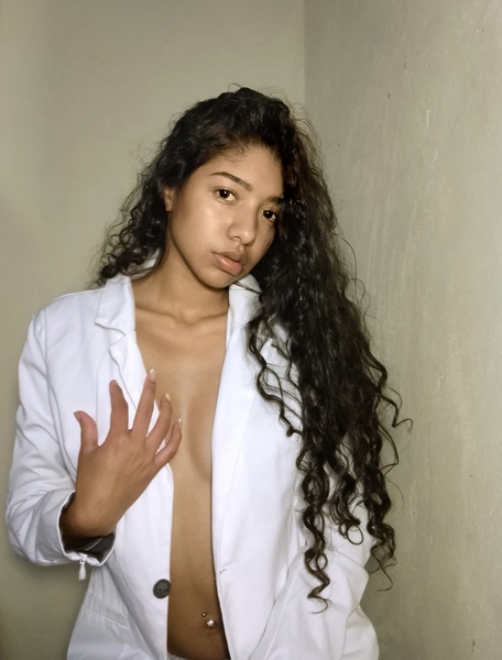 Performer LuluRosee Photo 8