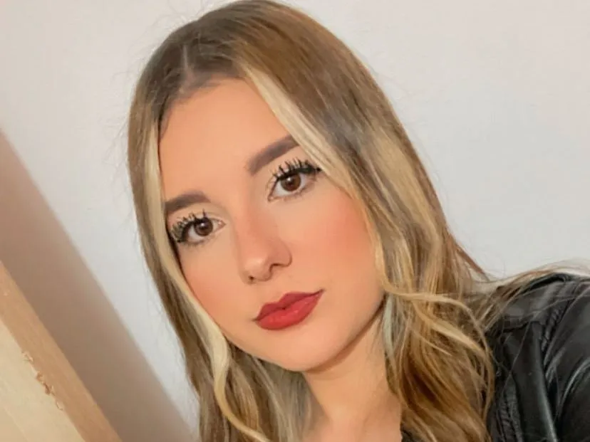 Imagen de perfil de modelo de cámara web de salome022