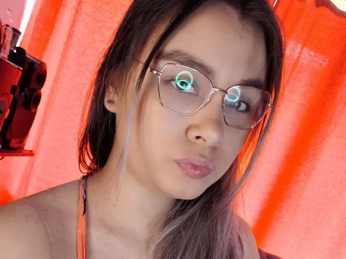 Image de profil du modèle de webcam LauraStonne