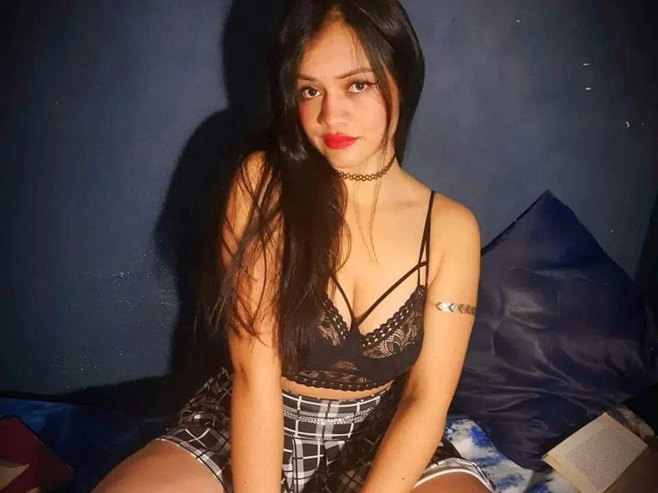 Imagen de perfil de modelo de cámara web de RainbowSky55