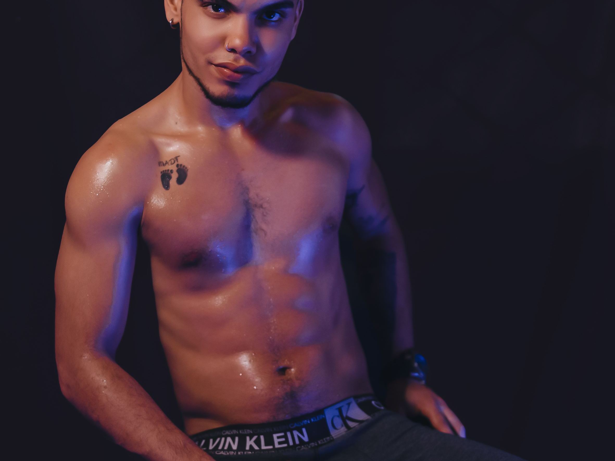 Imagen de perfil de modelo de cámara web de hotboyFORyou