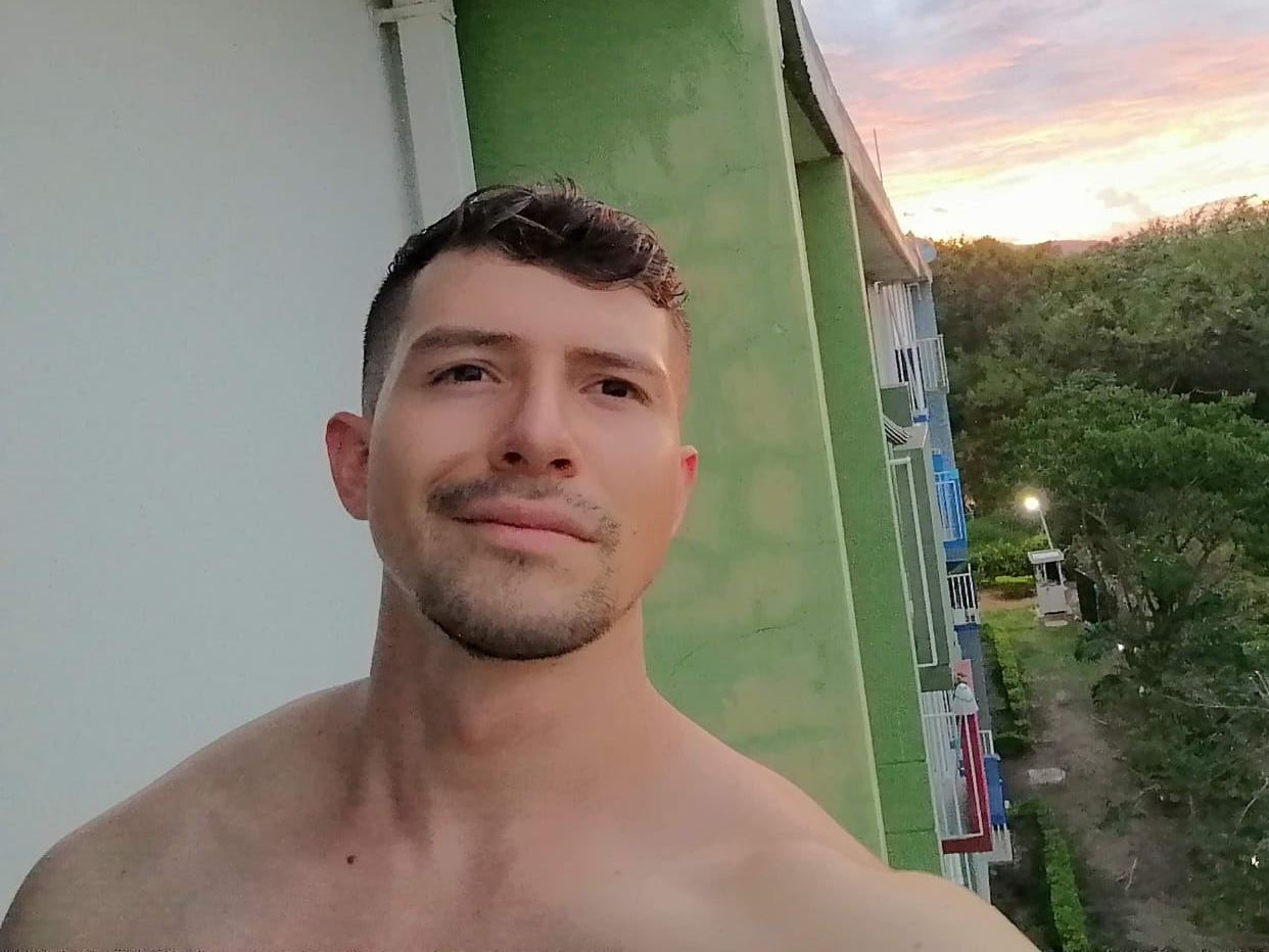 Foto de perfil de modelo de webcam de PabloLatorree 