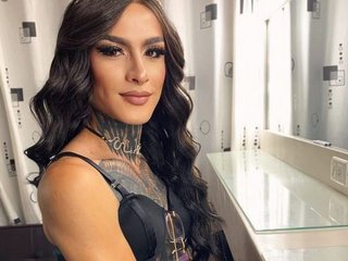 giaarosee18 profilbild på webbkameramodell