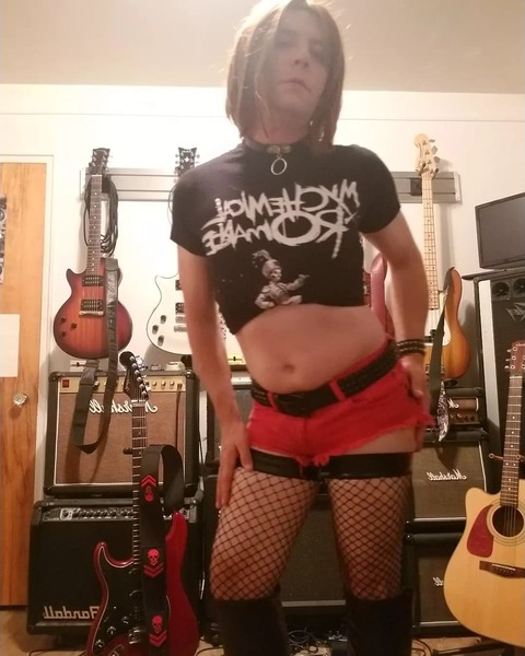 Performer ToniStormCD Photo 4
