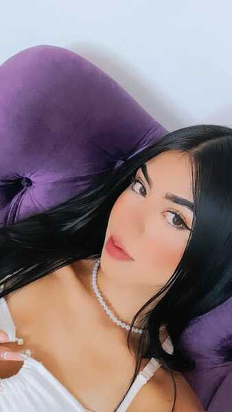 Performer CharloteCowell Photo 6