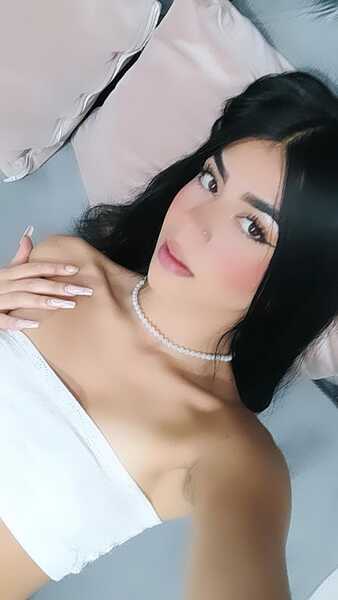 Performer CharloteCowell Photo 4