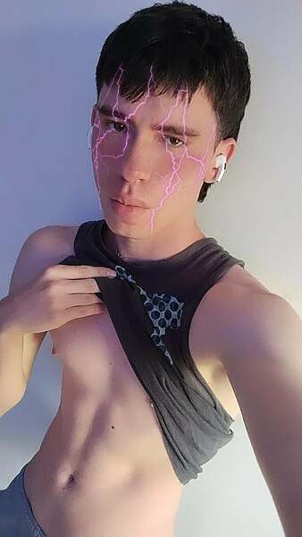 Performer HarryBrown2324 Photo 9