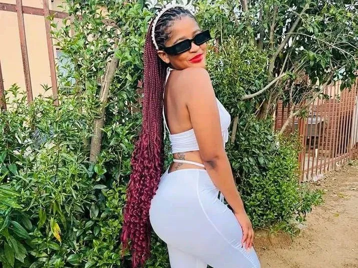 Imagen de perfil de modelo de cámara web de Yellowboney