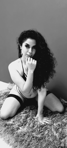 Performer MaraRoberts Photo 2