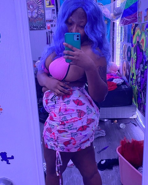 Performer femdomwithlila1111 Photo 2