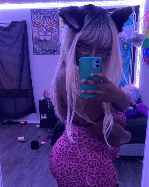 Performer femdomwithlila1111 Photo 6