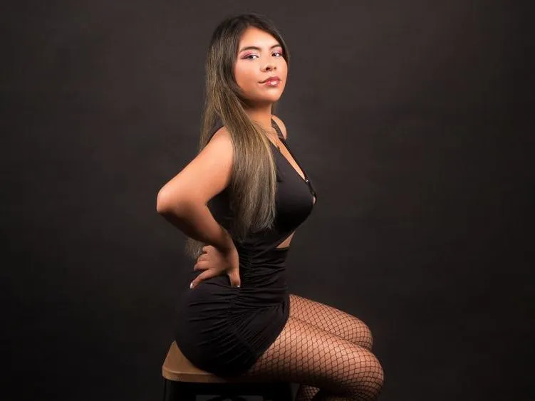 Image de profil du modèle de webcam YvonneCollins