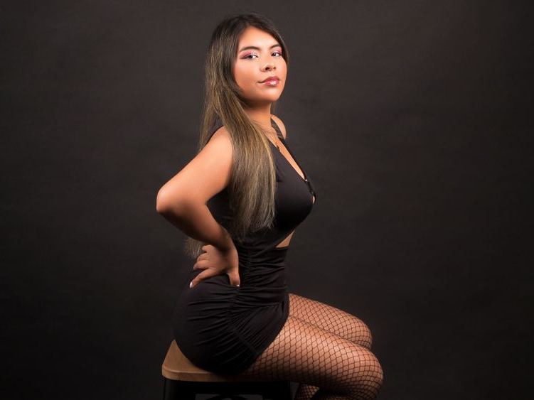 YvonneCollins cam model profile picture