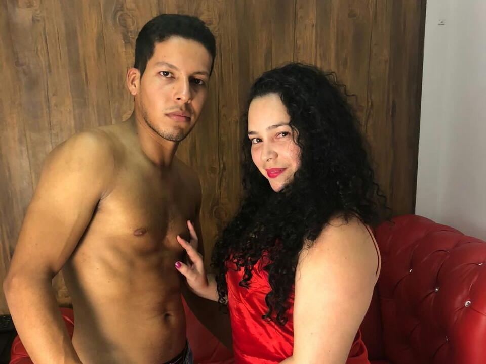 Profilbilde av LatinCouple23 webkamera modell