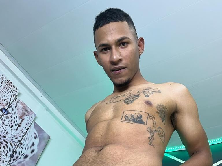 Foto de perfil de modelo de webcam de tyronnecristy 