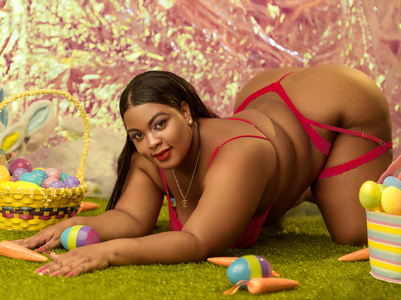 Performer BonnieRoyce Photo 1