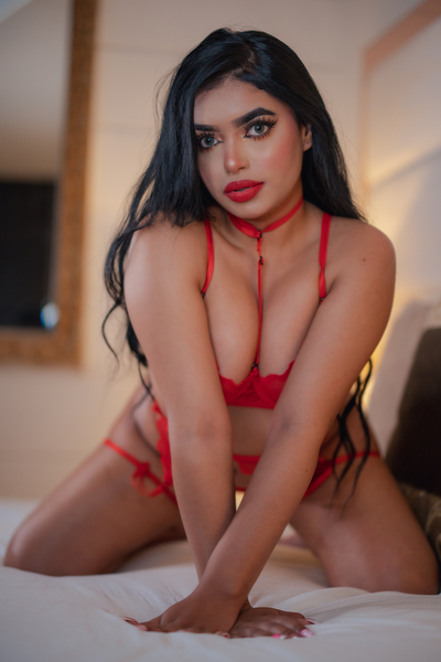 Performer OrianthiGriffin Photo 9