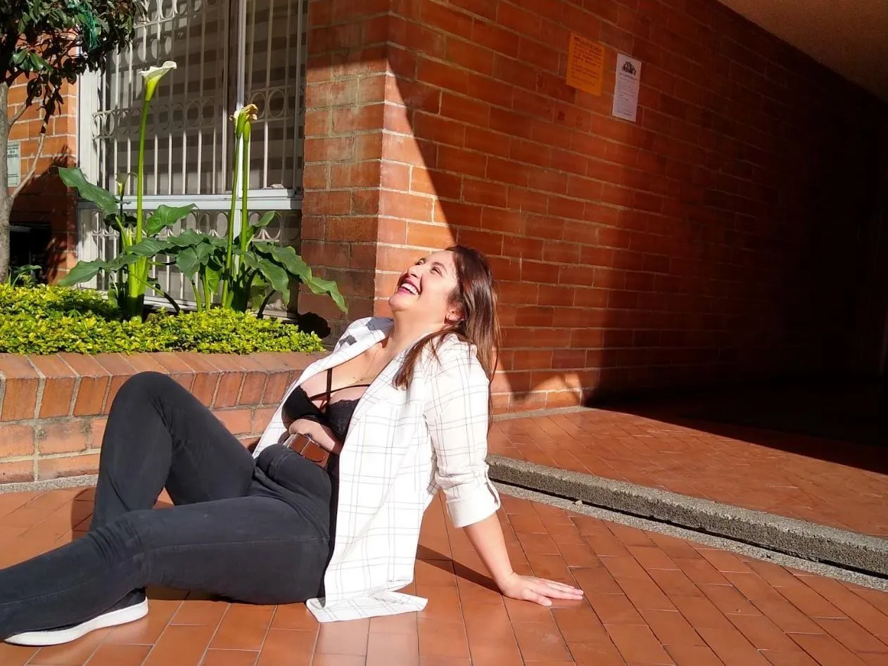 VictoriaHermosaLatina Profilbild des Cam-Modells