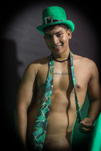 Darsteller AREZ18 Foto 1