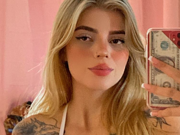 BlairEvanss profielfoto van cam model