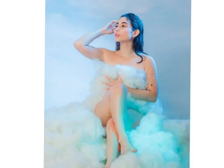 Imagen de perfil de modelo de cámara web de AlanaJhons