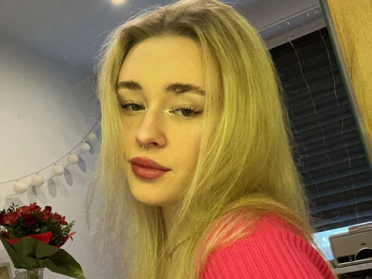 Image de profil du modèle de webcam CarmenJOY69