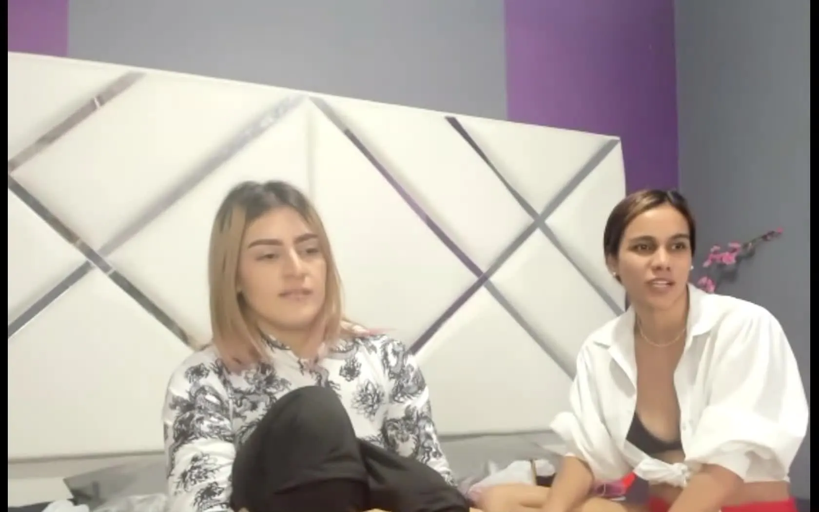 Interprète AgathaAndDhara Vidéo 1