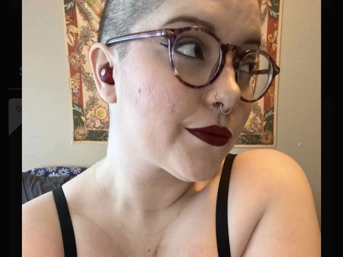 Image de profil du modèle de webcam SweetScarlettRaexo